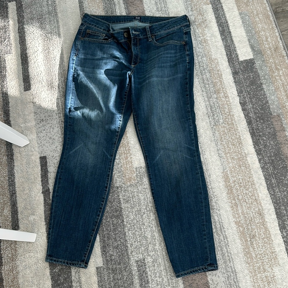 Gap Denim women’s Jeans. 31 Regular Curvy True Skinny. Condition like new.